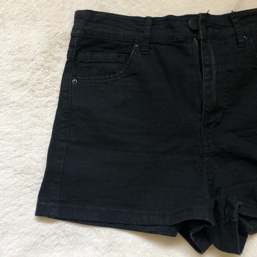 Shorts - Picture 5 of 5